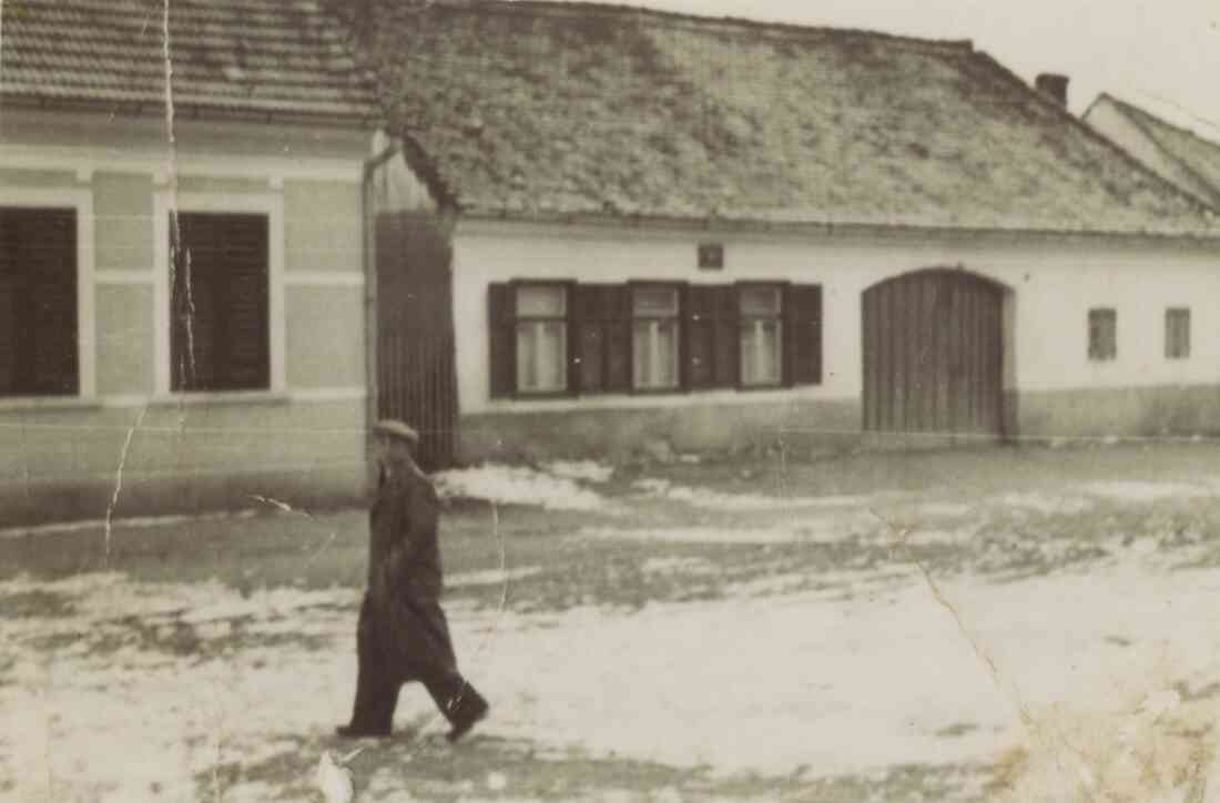 Links Haus Nummer 75, Familie Wagner, abgetragen, rechts Haus Nummer 74, heute Vorstadt 12, Karl Kern im Jahr 1939