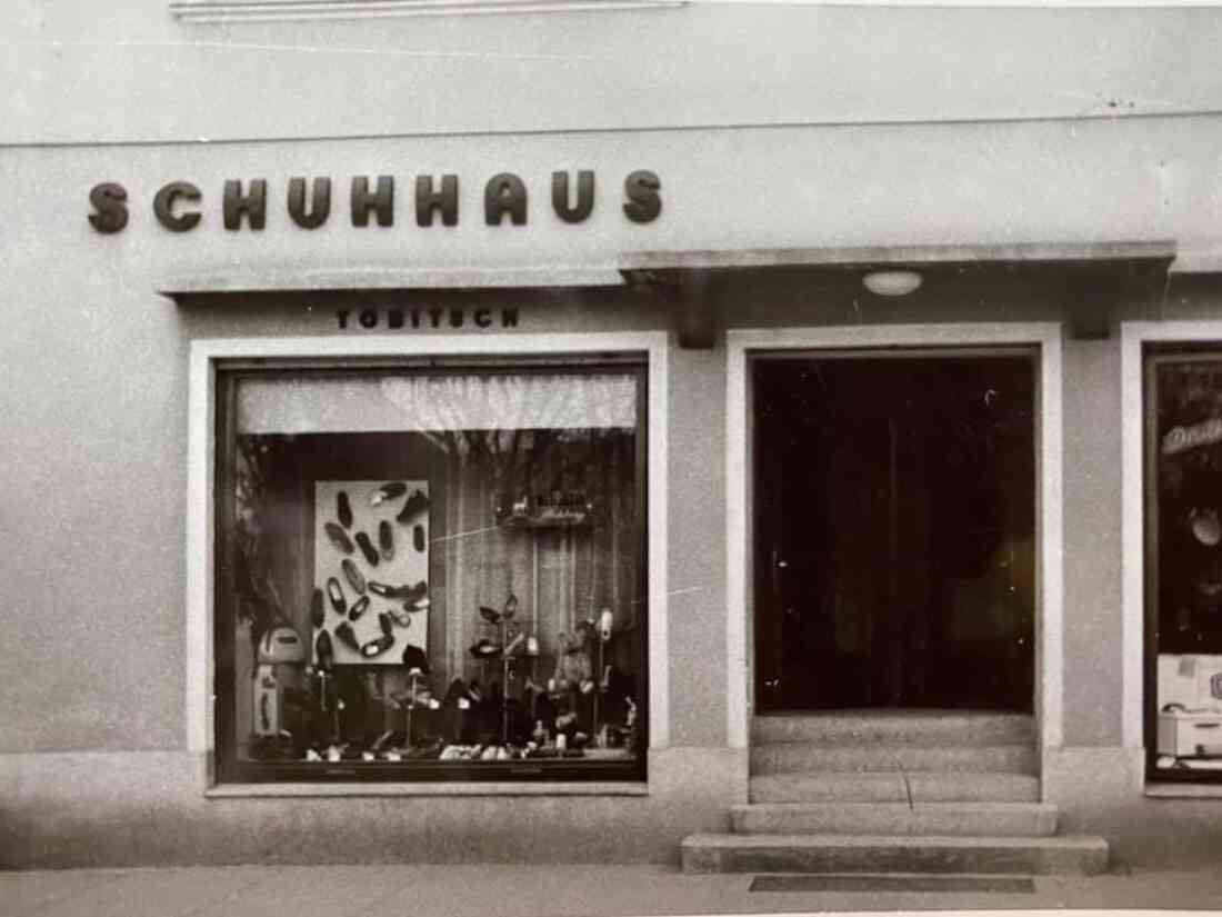 Schuhhaus Tobitsch am Hauptplatz 15, jetzt ist dort das Reisebüro Sagmeister