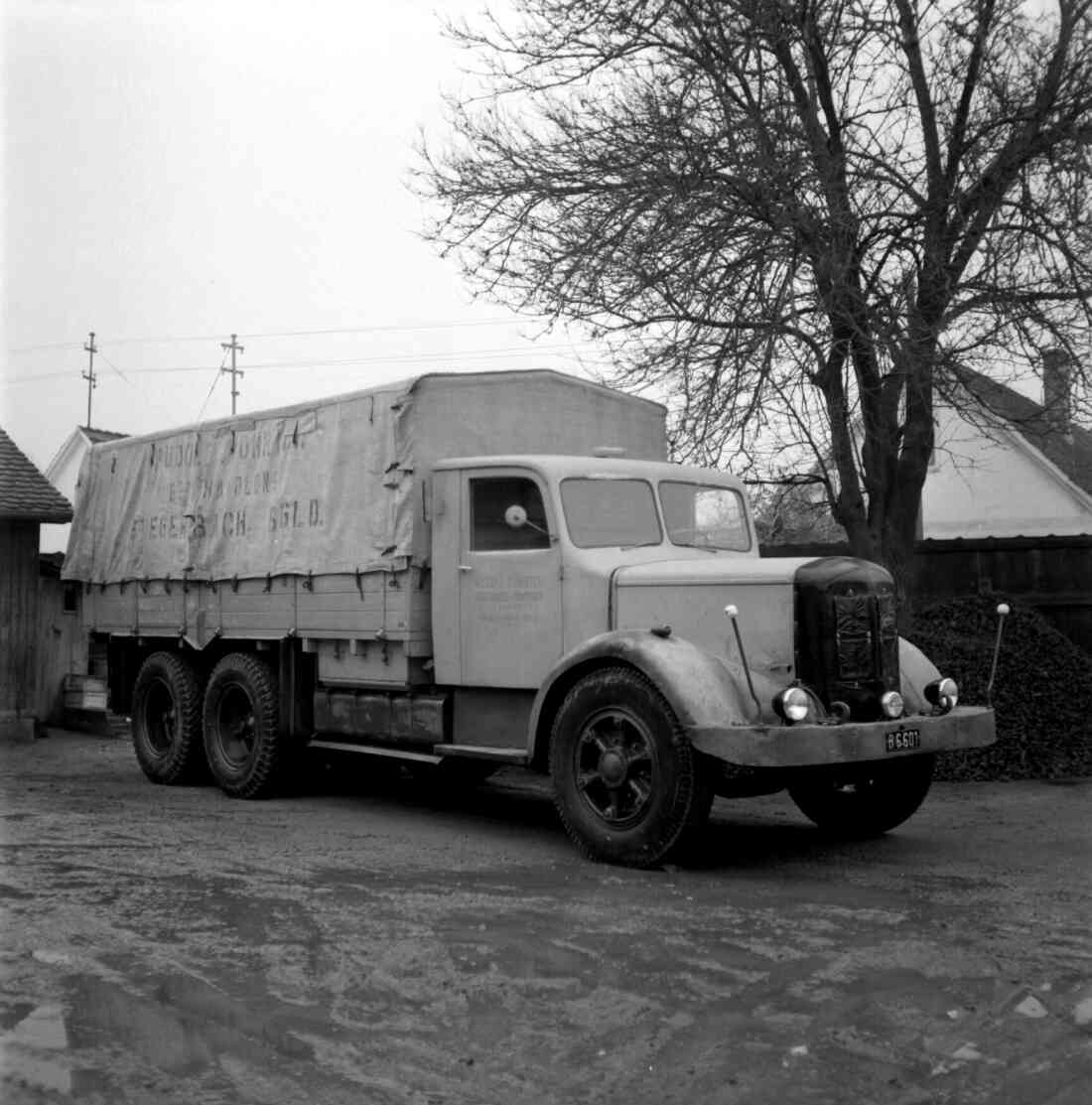 LKW des Grosshandelsunternehmens Rudolf Röhrich