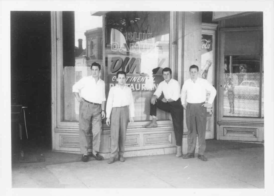 Auf Besuch bei Auswanderern in Melbourne in Australien im Restaurant Blue Danube im Jahr 1960