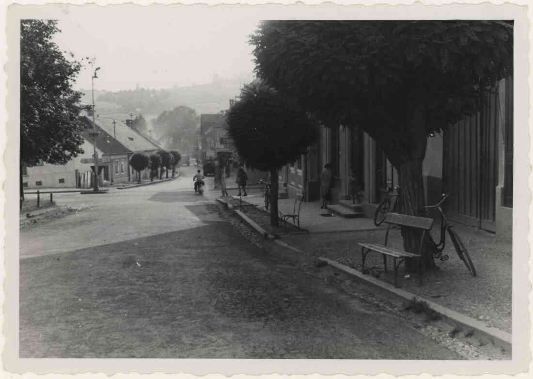 Hauptplatz und Herrengasse im Sommer 1953