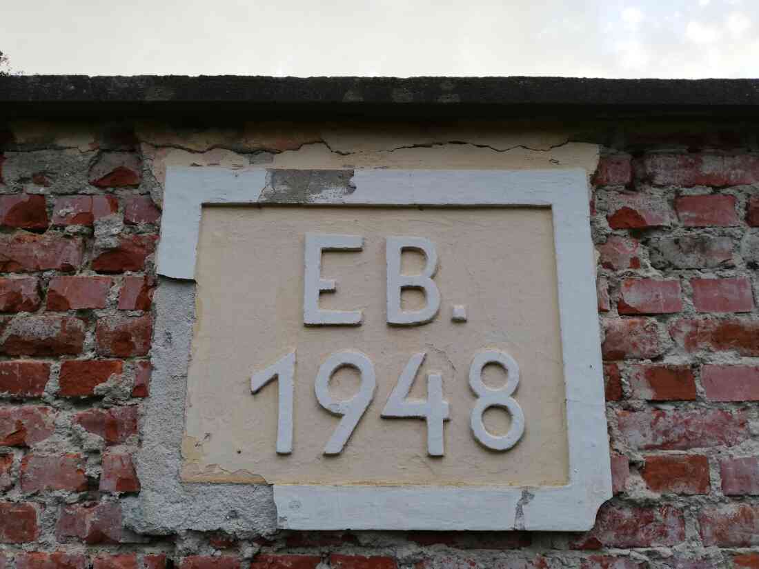 Ehemaliges Schwimmbad, nun ein Biotop der Mittelschule Stegersbach in der Kastellstraße 1