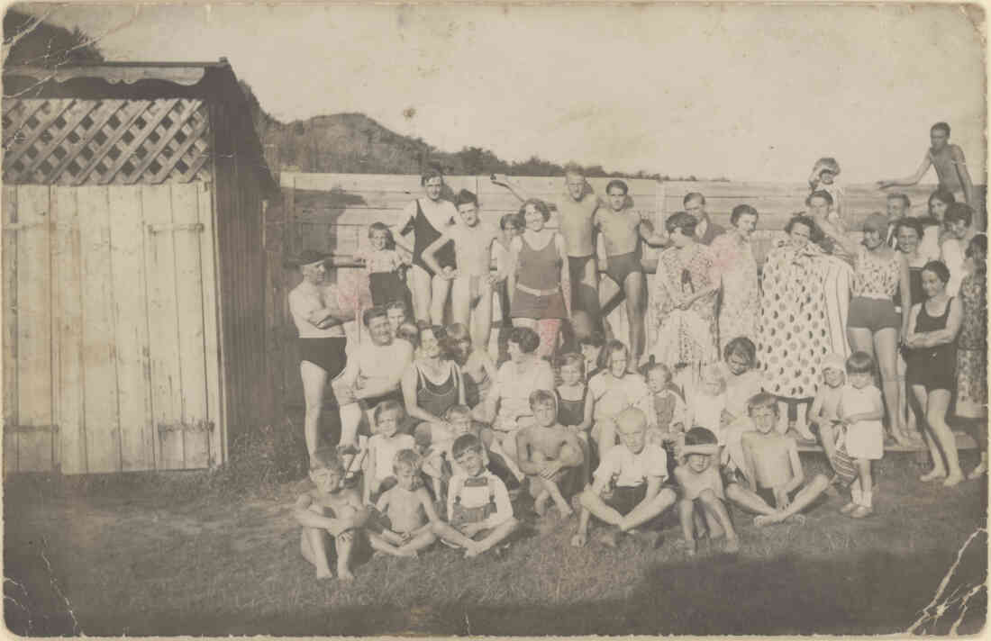 Badespaß mit der ganzen Familie, ein Badetag am 29. Juli 1929 in der Badeanstalt in der Kastellstraße 1