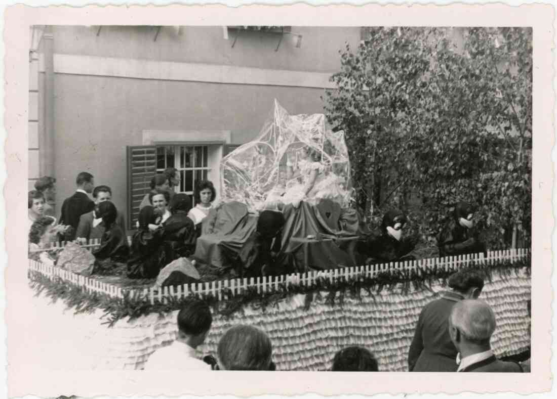 Volksfest und Blumenkorso 1955