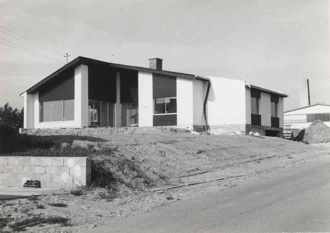 Bau des Wohnhauses von Wilhelm und Marianne Kernbichler am 28.07.1973 in der Kastellstraße 15