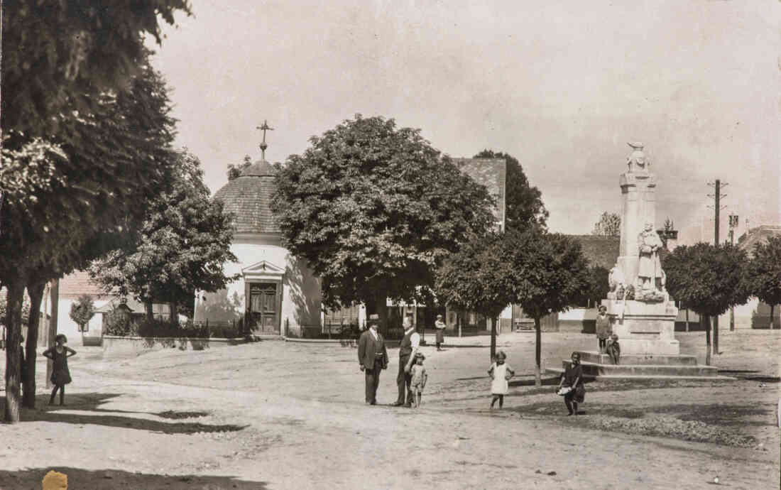 Hauplatz, Antoniuskapelle, Kriegerdenkmal