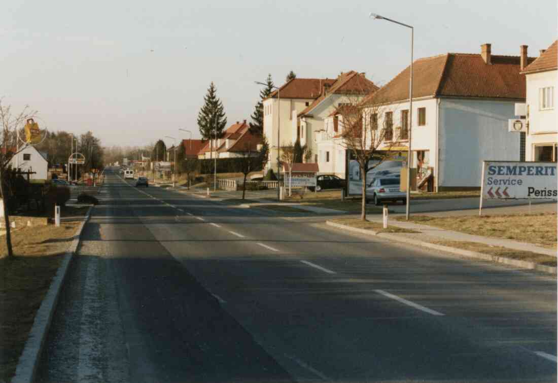 Wienerstraße, Billa, Semperit Reifen Service Perissutti, Teppich Leo und Südobst Genossenschaft am 07.03.2000