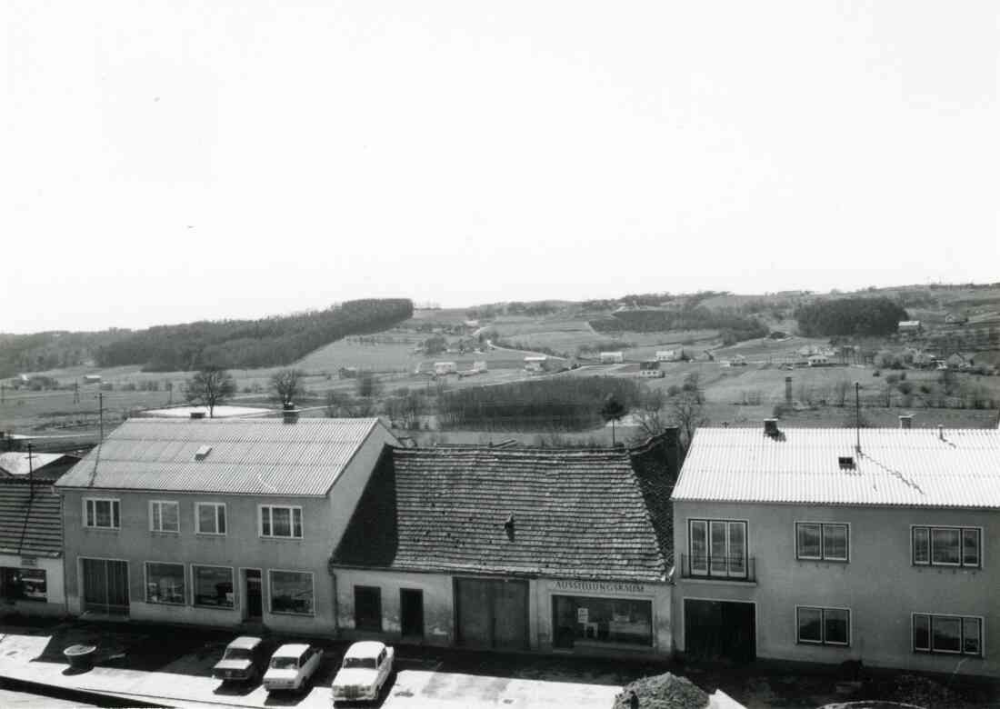 Hauptstraße mit Bastelbedarf Rothen, Putzerei Wagner, Ausstellungsraum