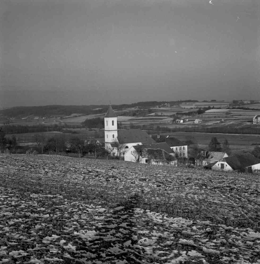 Kirche und Volksschule Stegersbach