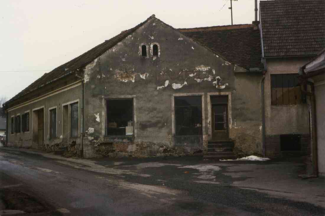 Ehemaliges Nähmaschinengeschäft von Rudolf und Johann Zwitkovovits junior, Haus Nummer 72, heute Vorstadt