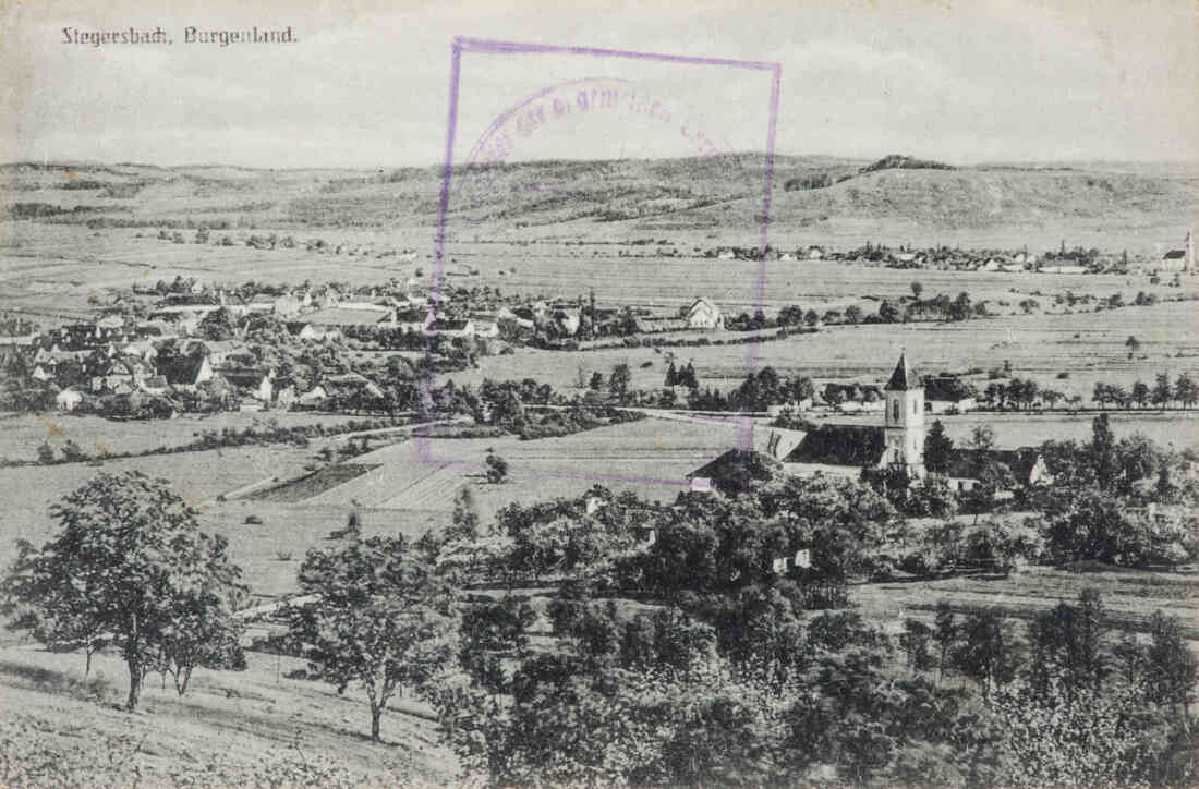 Stegersbach, Burgenland, Blick auf die Ortschaft, Kirche