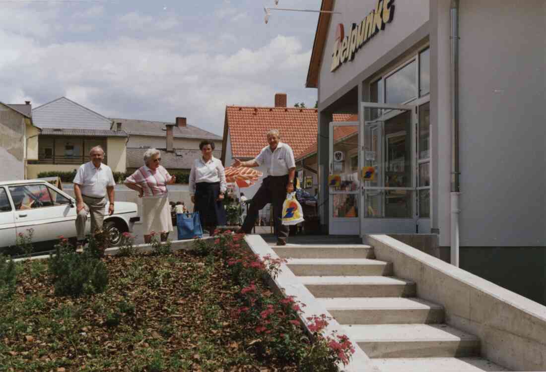Eröffnung des Zielpunkt Geschäftes am Hauptplatz 13 am 29.06.1989