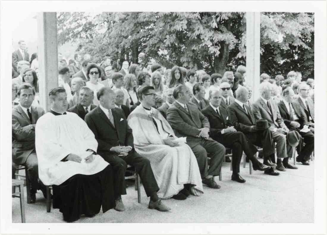 Weihe und Segnung der Leichenhalle am 11. Juli 1971