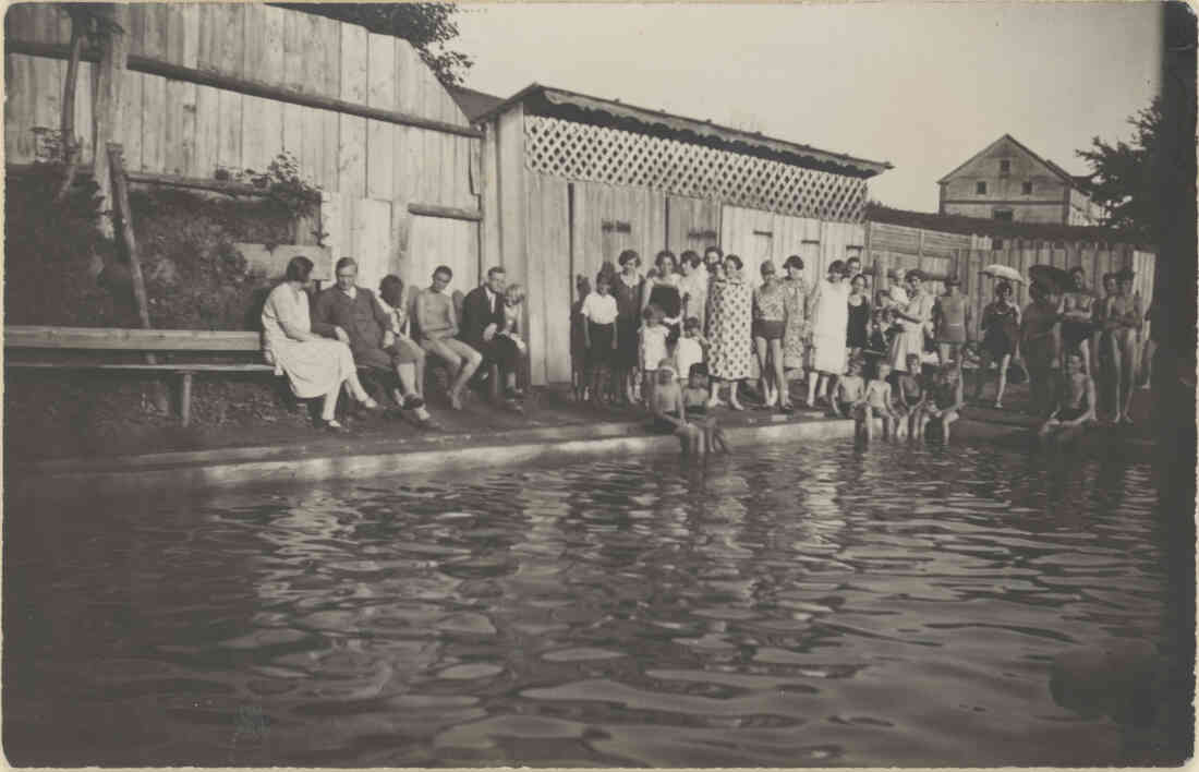 Ein Tag im Schwimmbad am 29. Juli 1929 in der Badeanstalt in der Kastellstraße 1