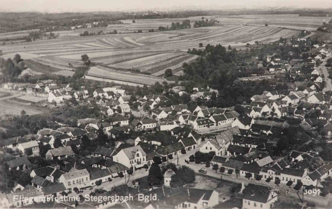 Fliegeraufnahme Stegersbach, Bgld, Ortsansicht, Herrengasse, Ägidigasse, Schoadastraße, Hauptstraße