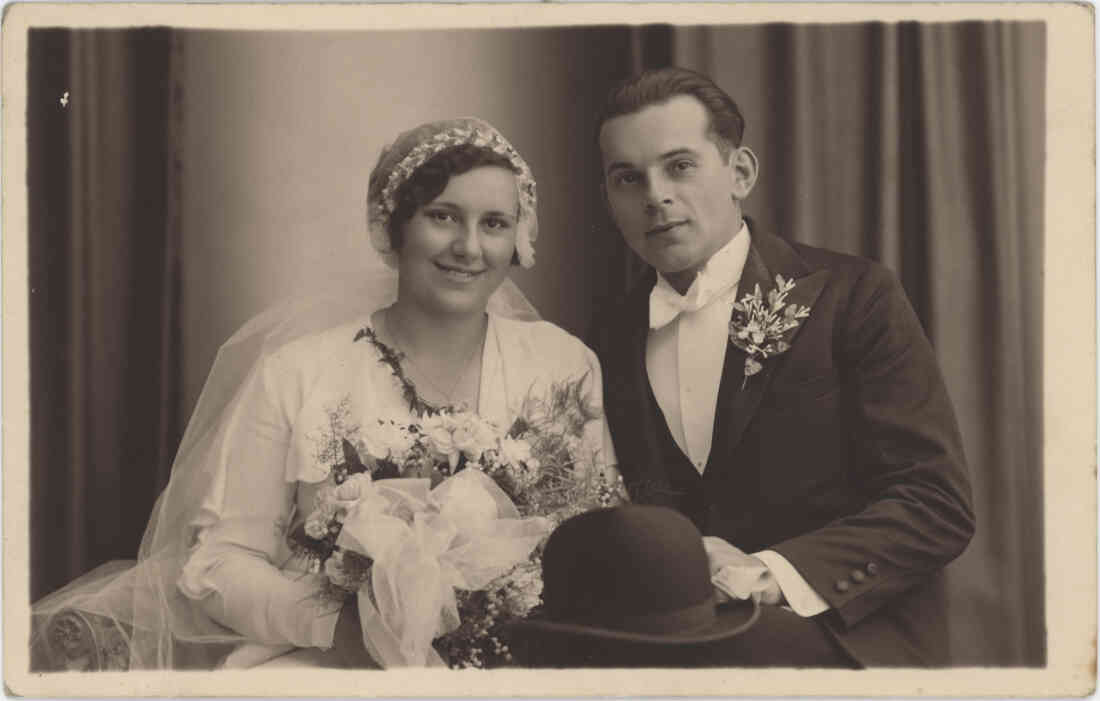 Unser lieben guten Tante Hedi zur Erinnerung Leo und Hilda in Mödling am 29. April 1934, Hochzeitsfoto