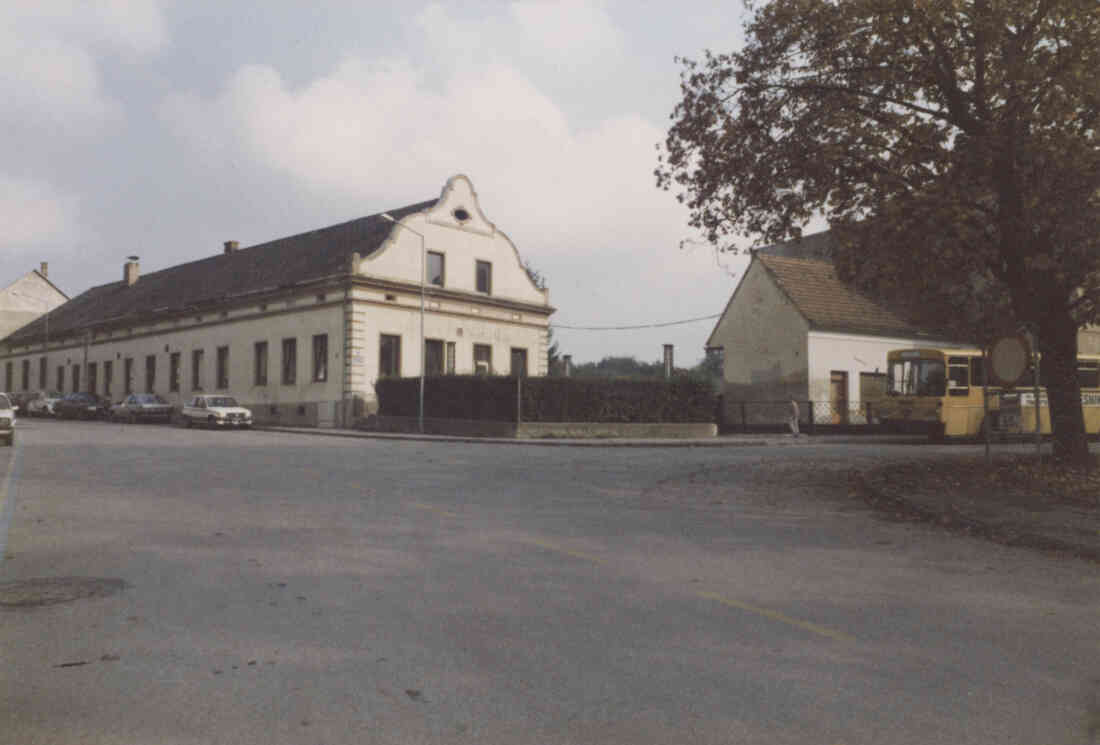 Gasthof Ernst Bauer, früher Hausnr. 66, jetzt Hauptplatz 13