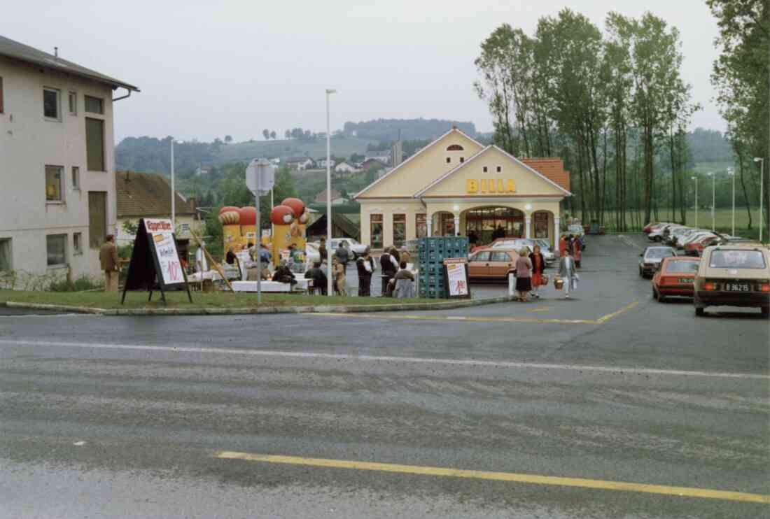 Neueröffnung Billa am 17. Mai 1989 in der Wienerstraße 19