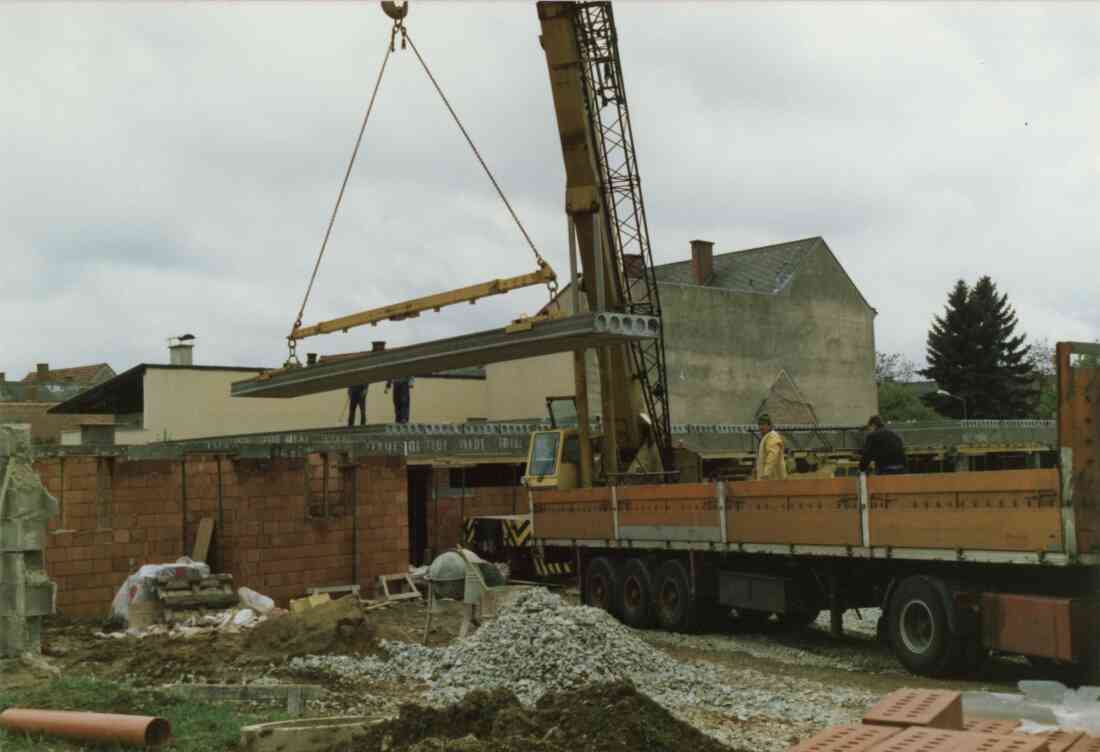 Neubau des Zielpunkt Geschäftes am Hauptplatz im Jahr 1989