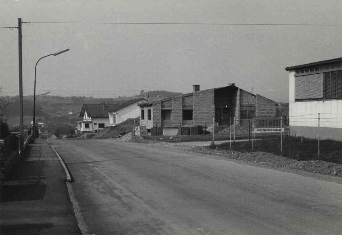 Bau des Wohnhauses von Wilhelm und Marianne Kernbichler am 01.04.1973 in der Kastellstraße 15