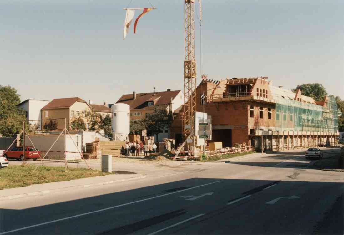 Gleichenfeier des Haus Kapesky am Hauptplatz 1 am 17.09.1997 um 16 Uhr 30