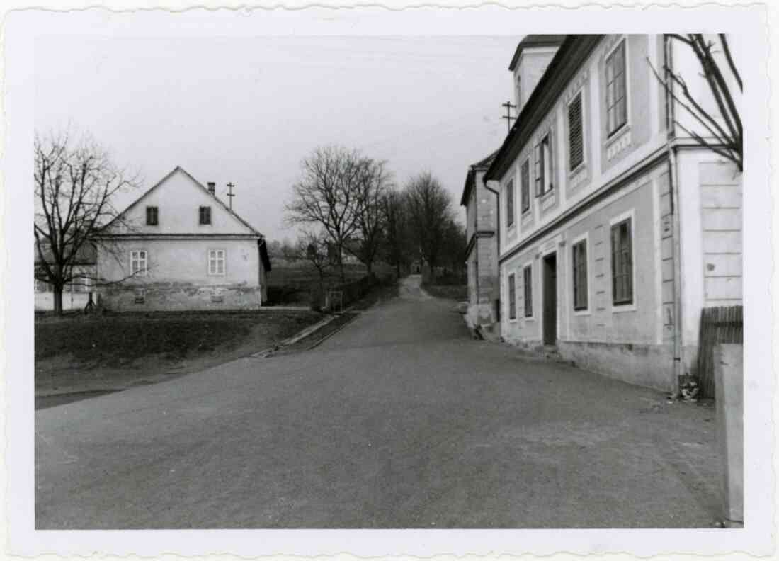 Der Alte Pfarrhof, der Weg zum Friedhof, Ägidius Kirche, Volksschule in der Kirchengasse