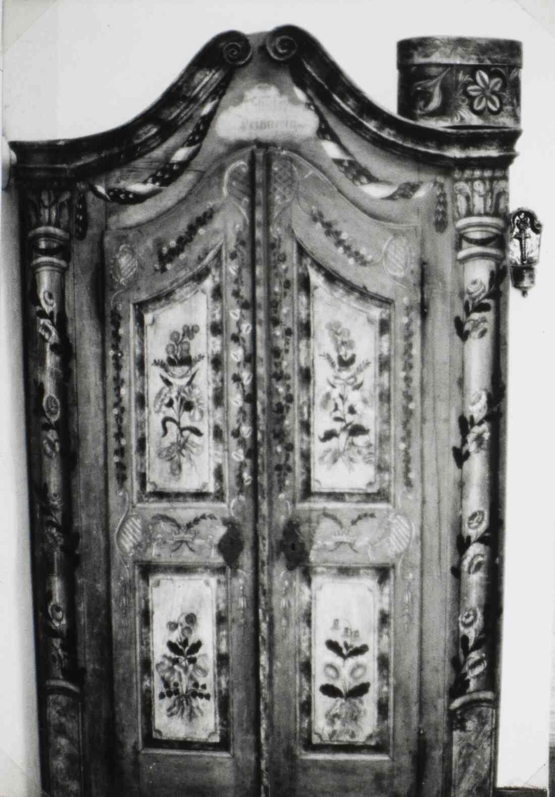 Ehemaliges Südburgenländisches Landschaftsmuseum am Sparkassenplatz 2, alter Bauernschrank