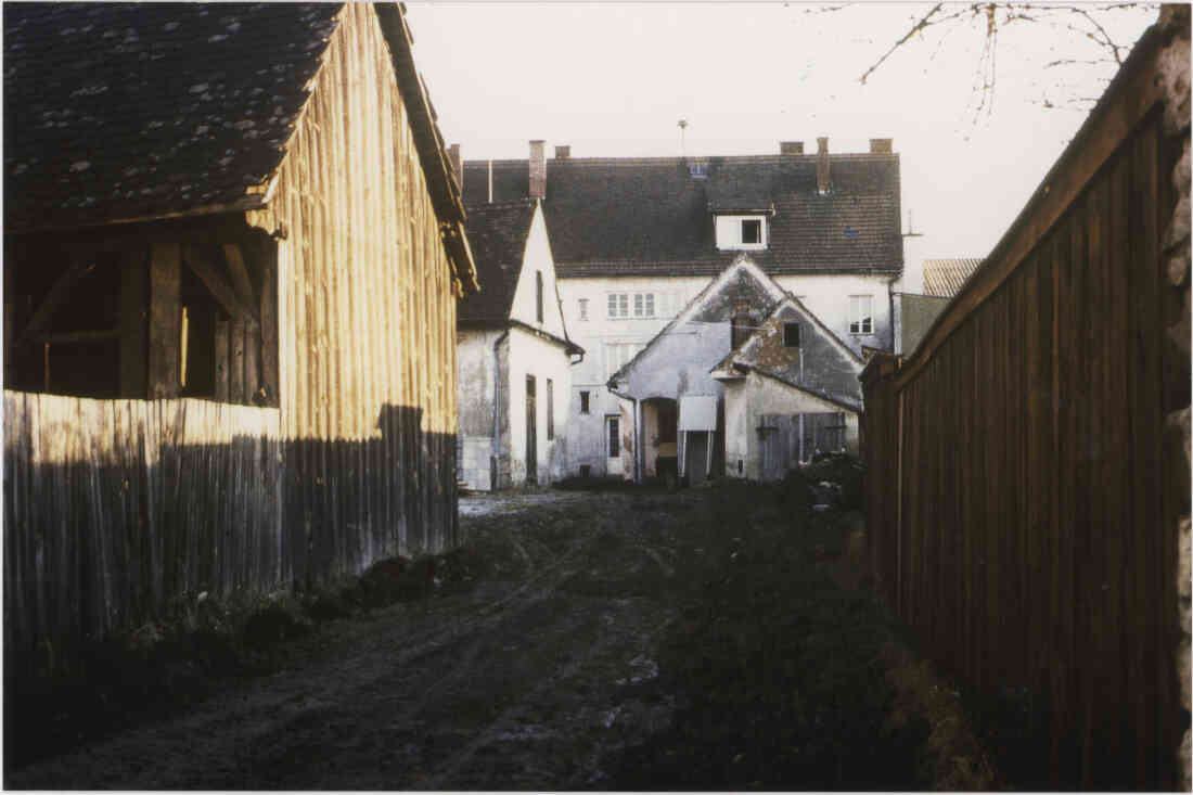 Ehemalige Roma Schule im Hof des Rathauses