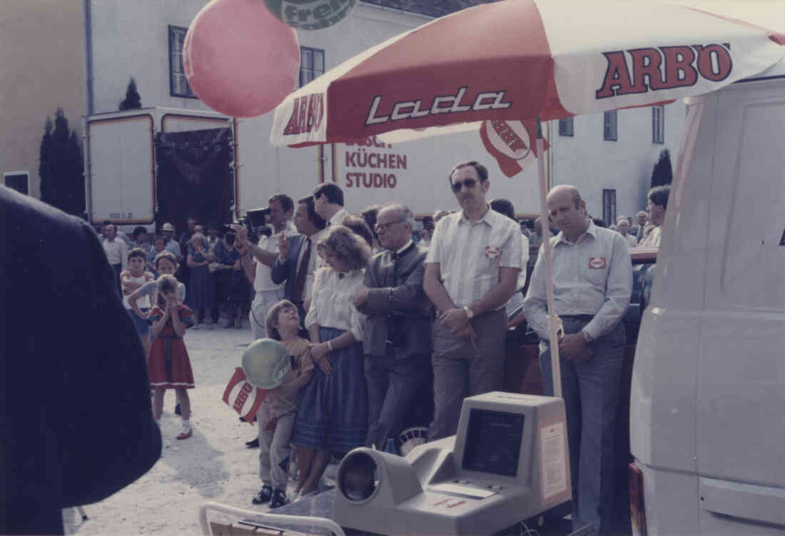 Wirtschaftsausstellung Stegersbach im Jahr 1985 und 1986 in der Hauptschule Stegersbach, der Stand vom ARBÖ Stegersbach