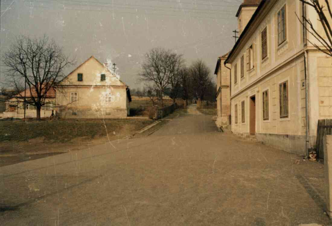 Der Alte Pfarrhof, der Weg zum Friedhof, Ägidius Kirche, Volksschule in der Kirchengasse