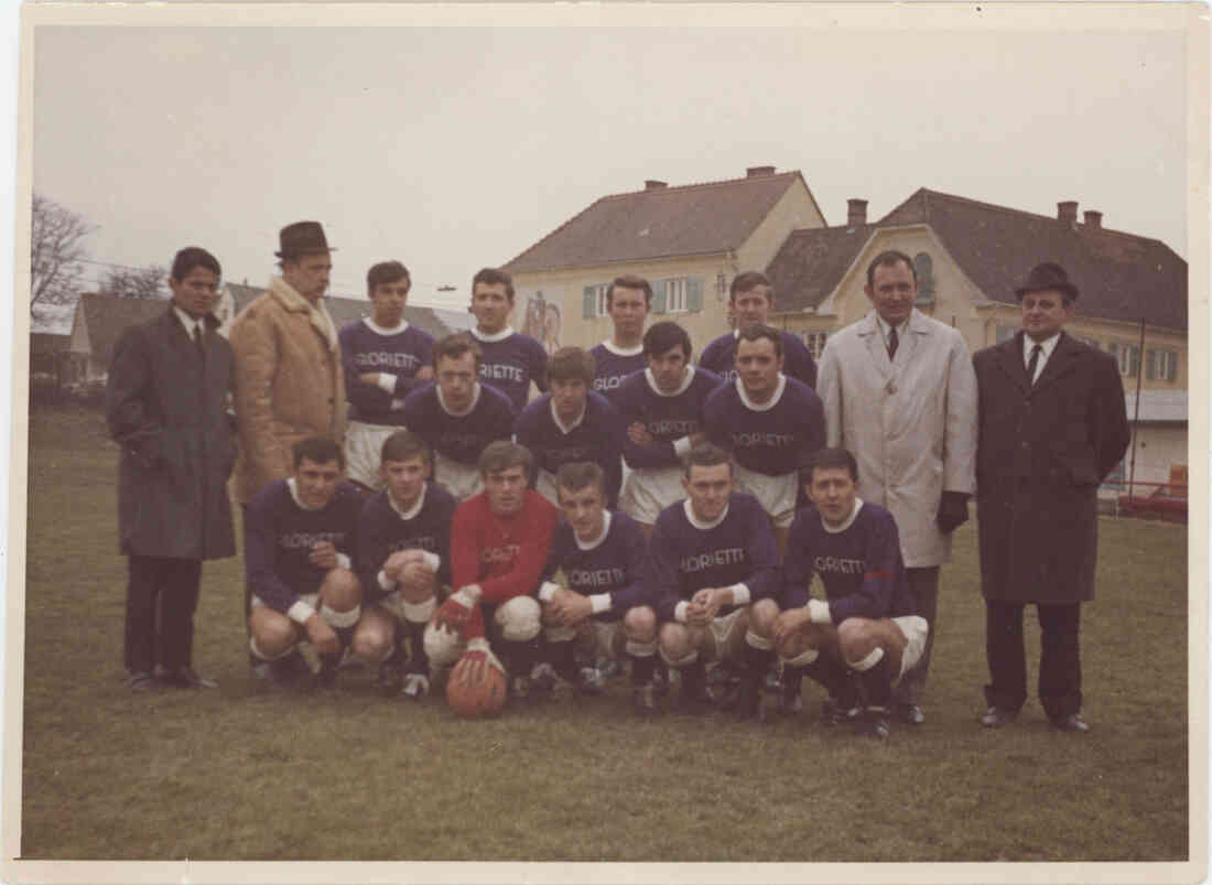 SV Stegersbach Mannschaftsfoto im Jahr 1968