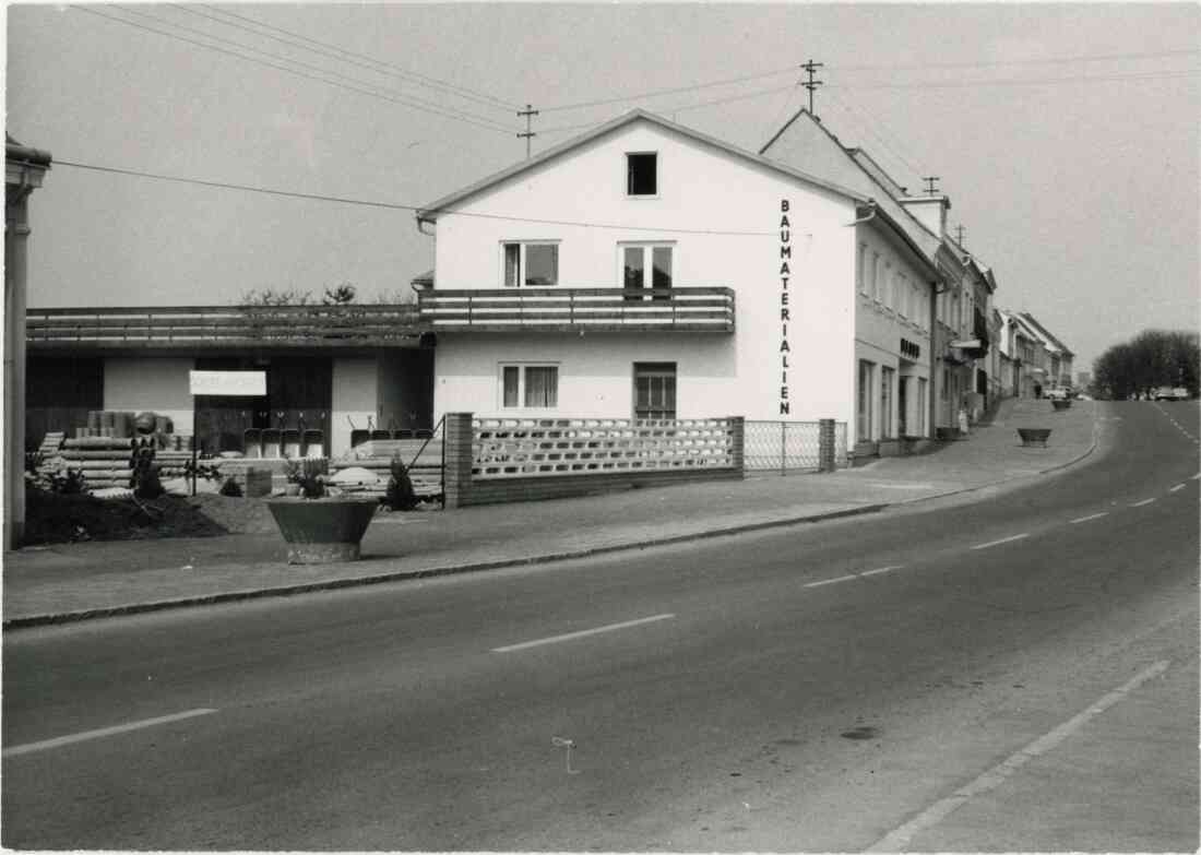 Baustoffhandel Franz Bauer, Hauptstraße 18 am 01.04.1973