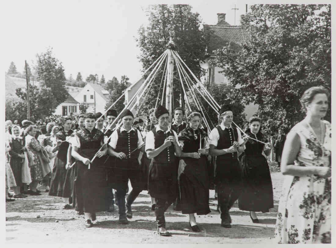 Volksfest mit Blumenkorso 18. August 1957 in der Kirchengasse