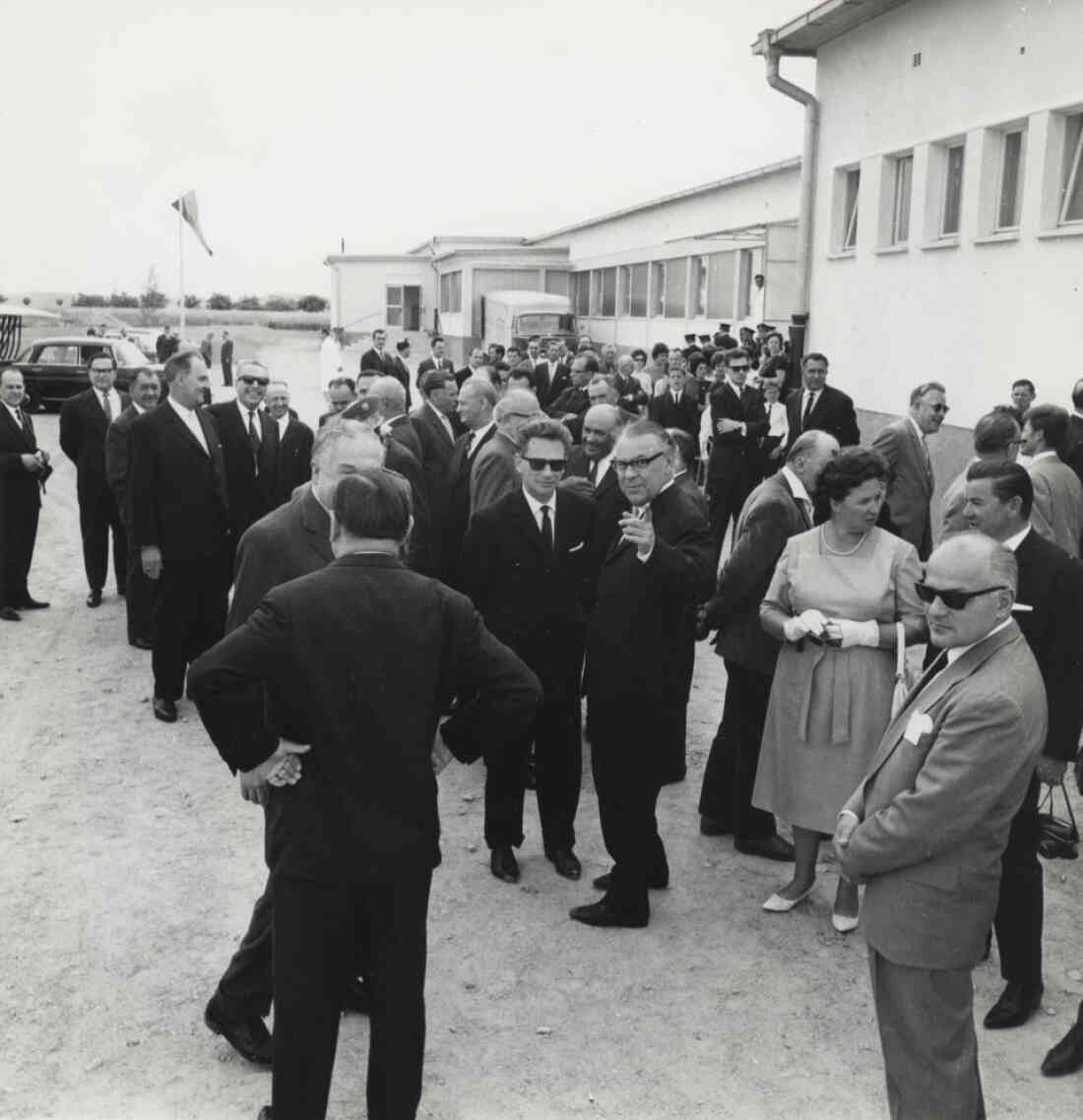 Offizielle Eröffnung des Zweigbetriebes der Firma Gloriette in Stegersach am 10.06.1964