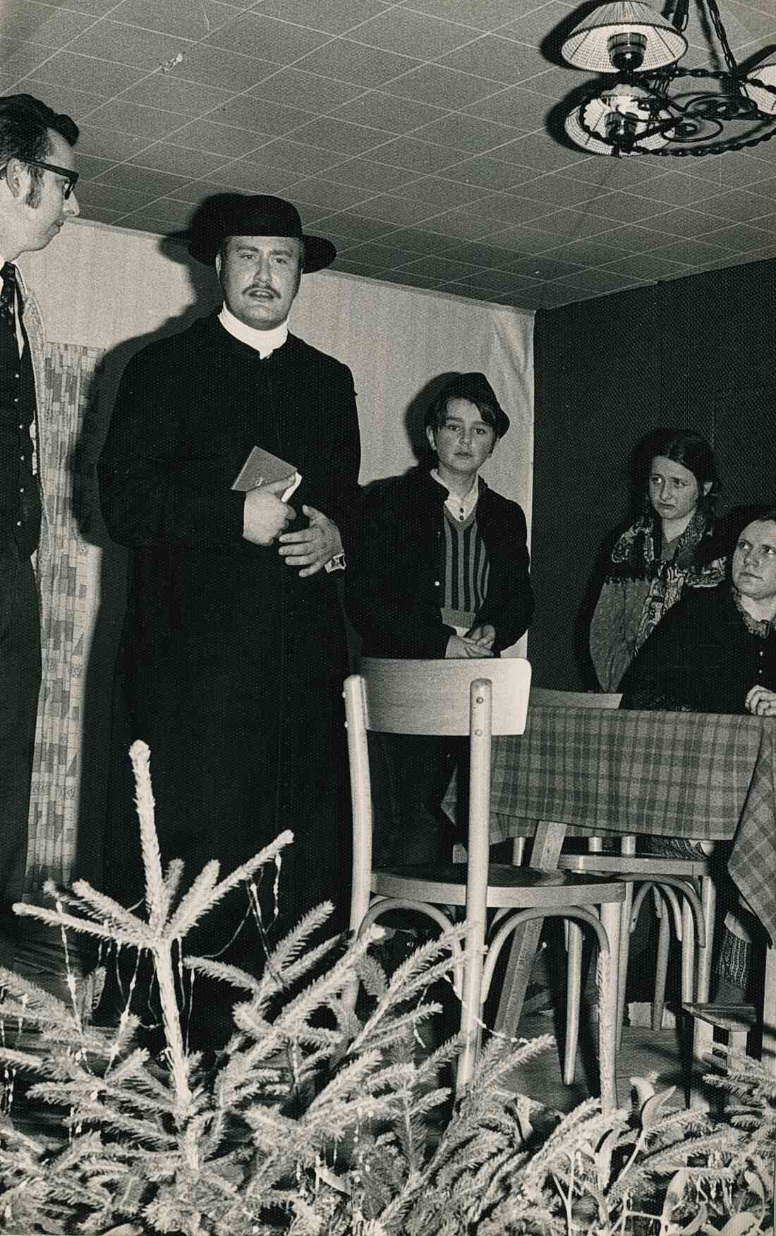 Katholische Jugend Theater "Das Weihnachtslied der ganzen Welt" im Dezember 1973