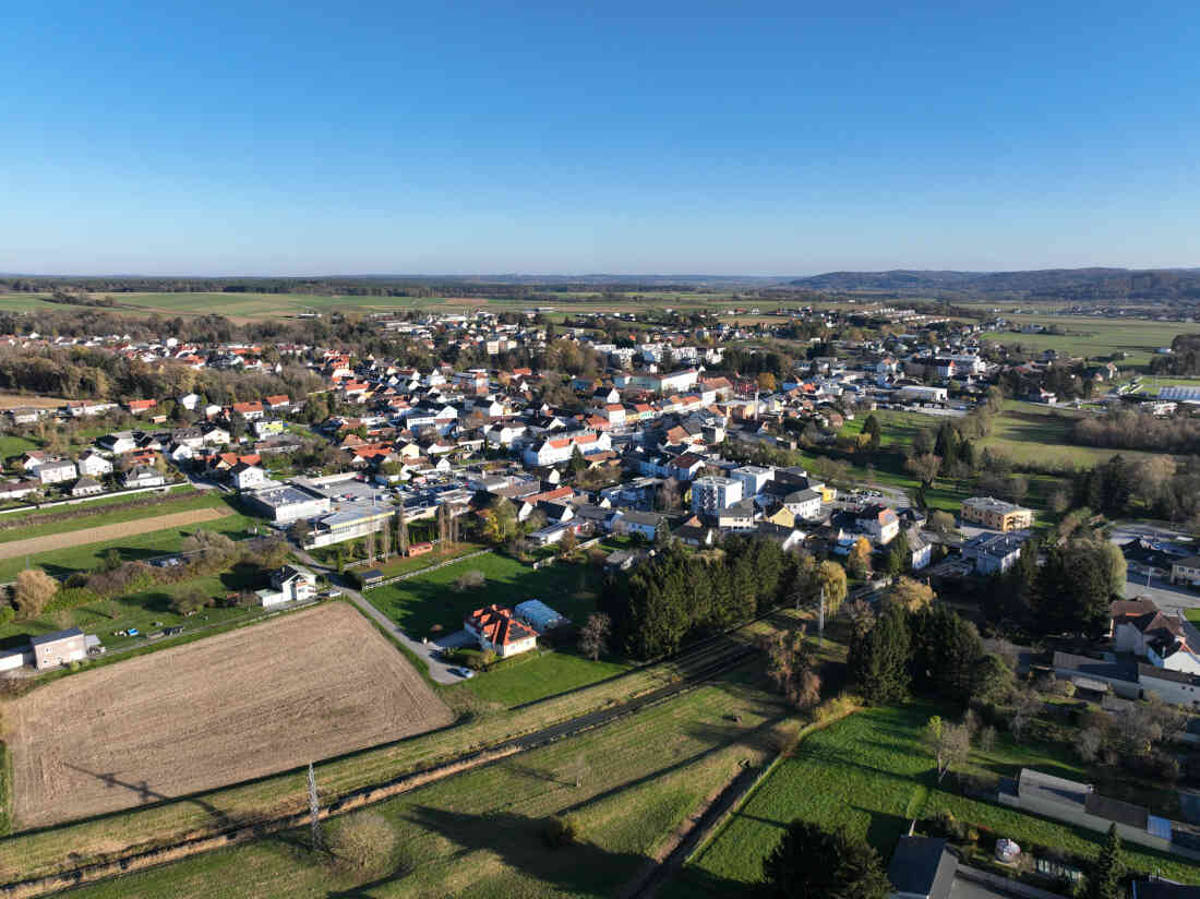 Zentrum von Stegersbach aus Sicht des Kinderspielplatz in der Kirchengasse