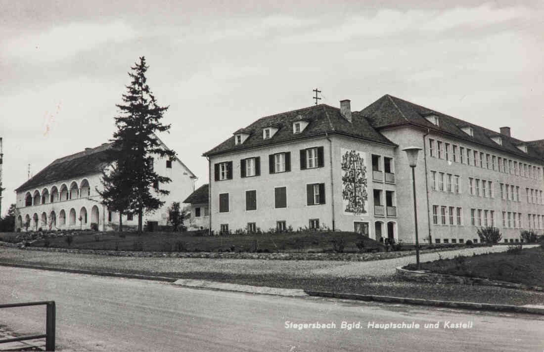 Stegersbach, Bgld, Hauptstraße, Hauptschule und Kastell