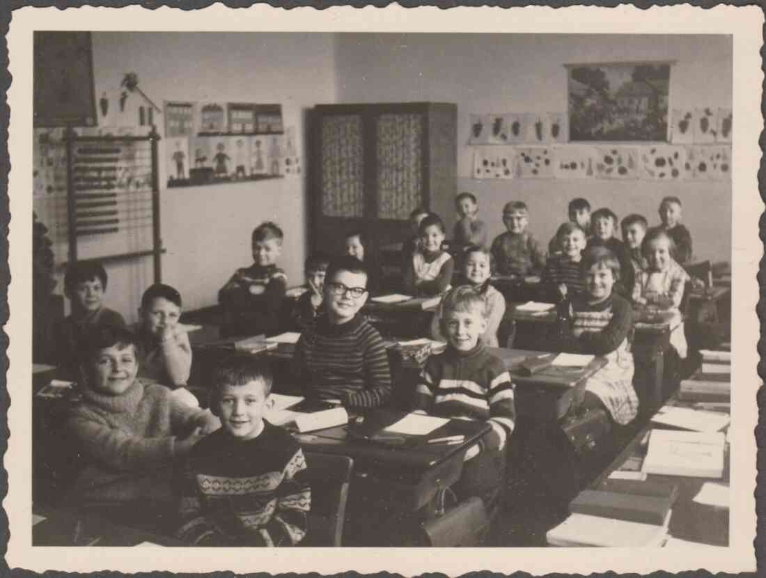 Klassenfoto Volksschule Stegersbach, Schulkinder des Jahrgangs 1964