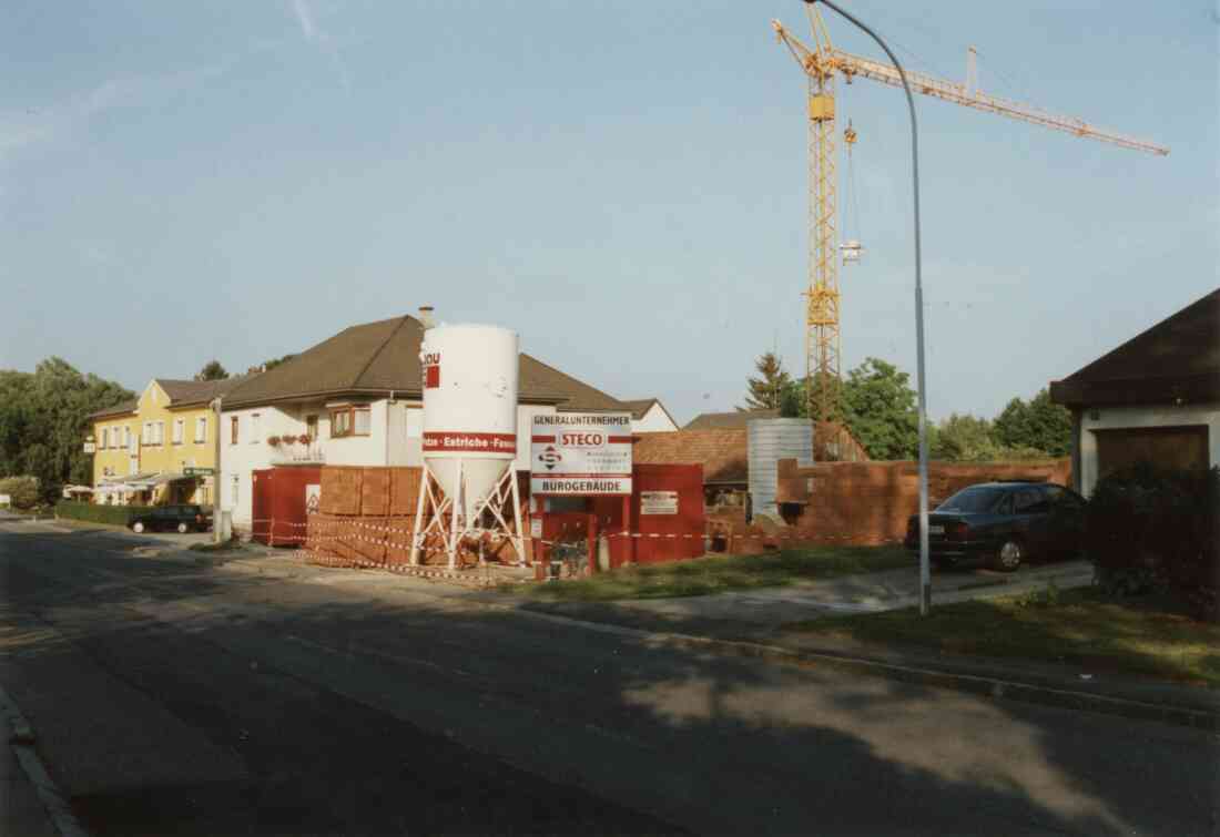 Grazer Straße 19, Neubau eines Bürogebäudes, Dkfm. O. Heenning, früher Hausnummer 206, Haus von Eduard Erdödi, am 08.06.2000