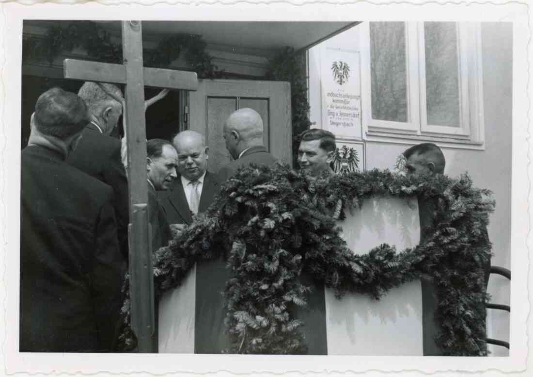 Einweihung des Arbeitsamts am Ostersonntag 1957 in der Vorstadt 3