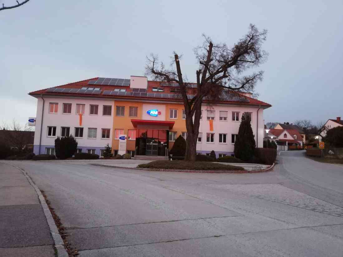 AMS Stegersbach in der Vorstadt und dem Lindenbaum