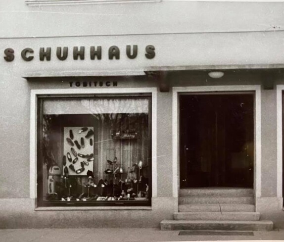 Schuhhaus Tobitsch am Hauptplatz 15, jetzt ist dort das Reisebüro Sagmeister