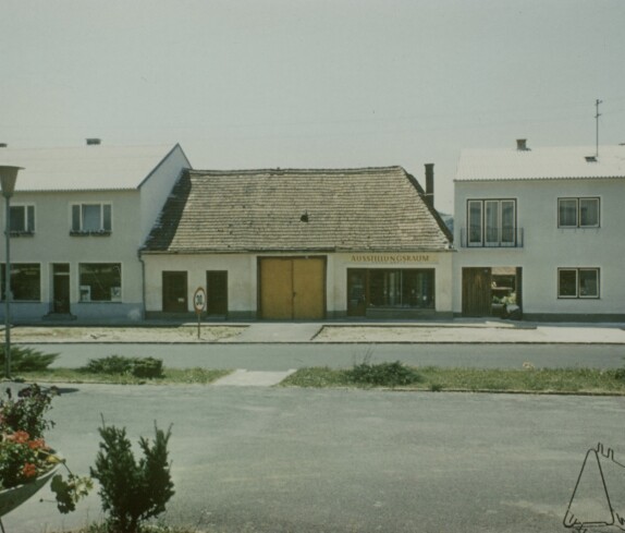 Häuser der Familien früher Six, jetzt Ringleb, Novakovits und Fenz in der Hauptstraße und am Hauptplatz am 15. Juli 1968