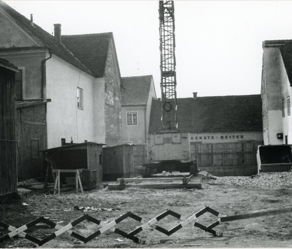 Ehemaliges Feuerwehrhauses in der Herrengasse 14, Baubeginn durch die Firma Böchheimer am 10.04.1973