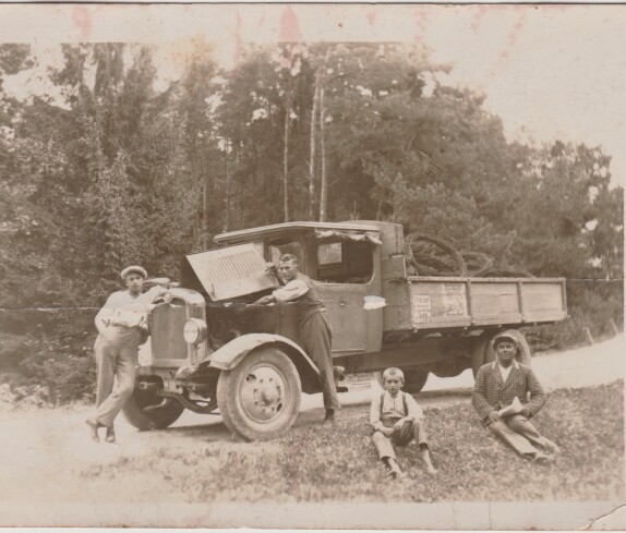 LKW des Transportunternehmen von At. Neubauer aus Stegersbach