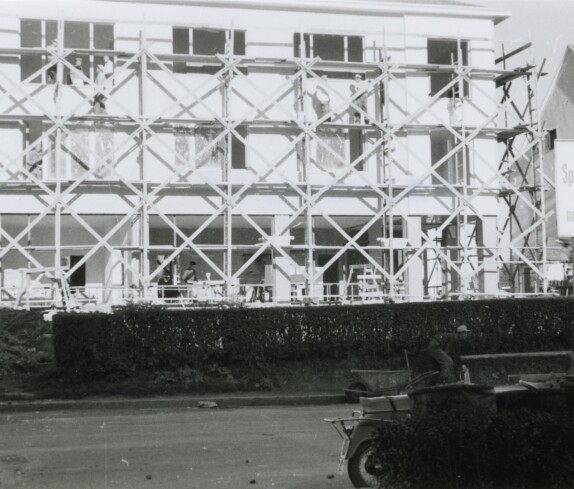 Neubau des Sparkassengebäude im Jahr 1961 am Sparkassenplatz 1