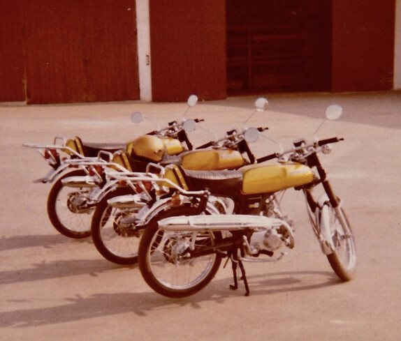 3 Goldene Honda Motorräder