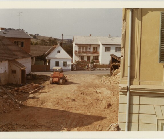 Abtragung des ehemaligen Feuerwehrhauses in der Herrengasse 14, im September 1971