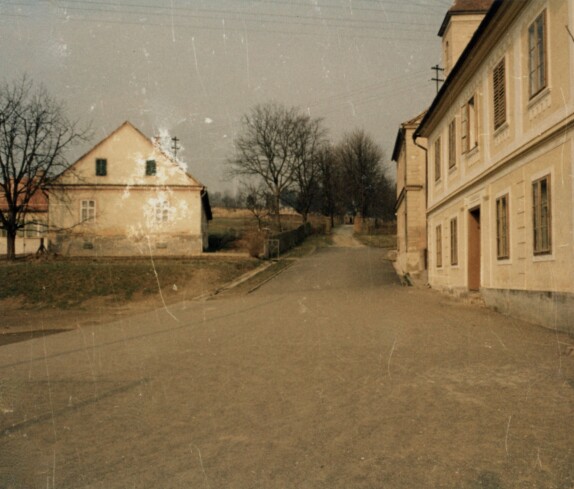 Der Alte Pfarrhof, der Weg zum Friedhof, Ägidius Kirche, Volksschule in der Kirchengasse