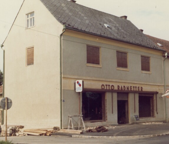 Umbau des Kaufhauses von Otto Radnetter in der Hauptstraße 26